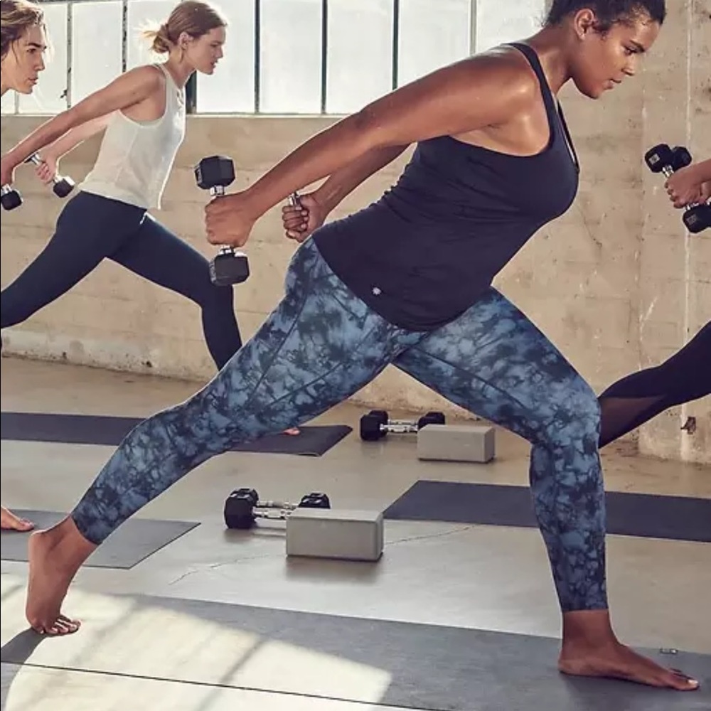 Athleta Navy tie dye salutation leggings